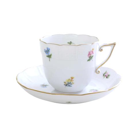 Coffeecup with saucer