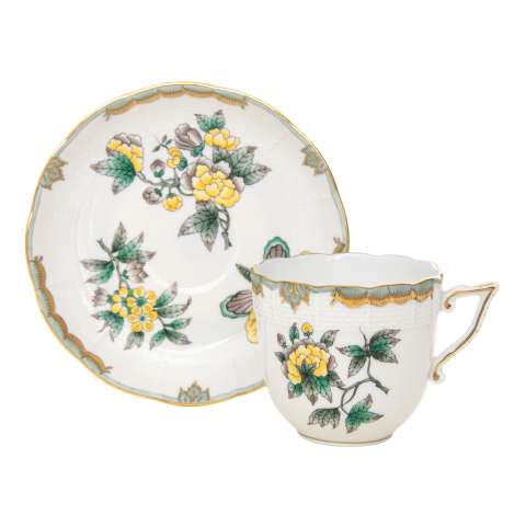 Coffeecup with saucer