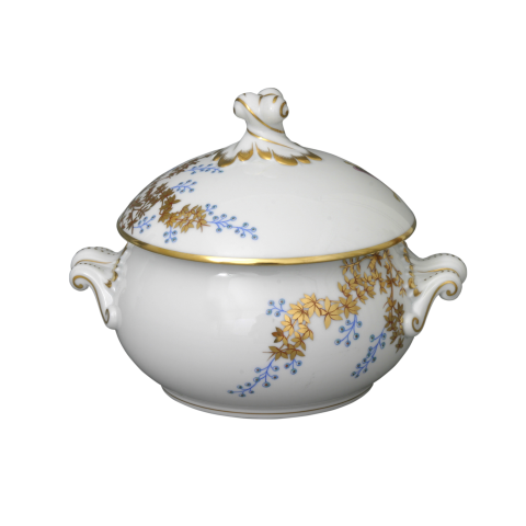 Soup tureen, twisted knob