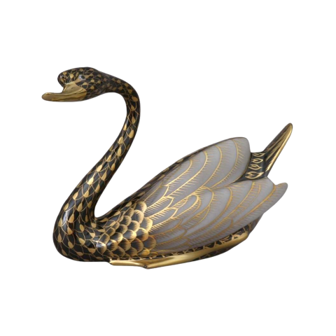 Swan, looking to the left